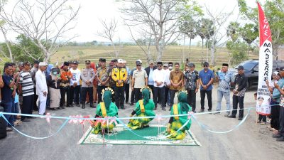 Bupati Bone Resmikan Jalan Desa Binuang